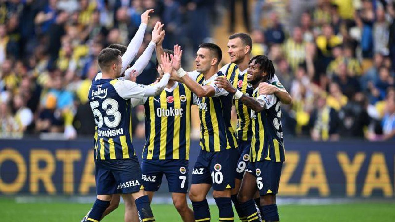 Fenerbahçe, bu sezon Süper Lig’de elde ettiği sonuçlarla 22 yıl sonra ilk kez bir başarıyı tekrarlamış oldu.