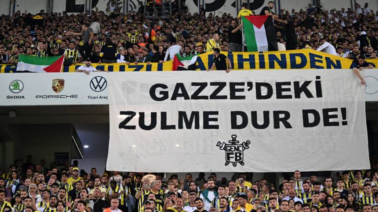 Fenerbahçe tribünlerinden Filistin'e destek
