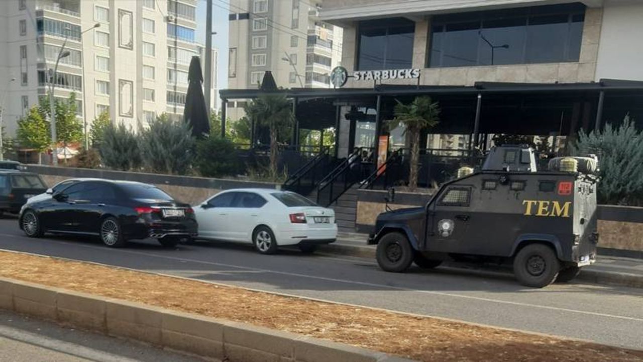 Diyarbakır'da polisin Starbucks ve Burger King nöbeti!