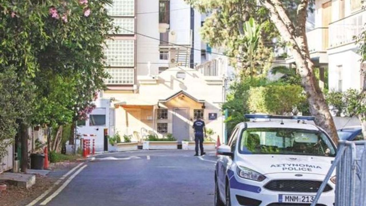 İsrail Büyükelçiliği'ne bombalı saldırı