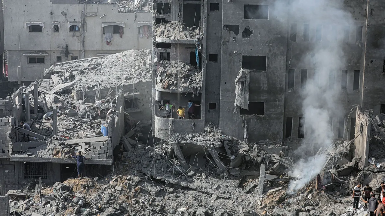 Gazze'de Ölü Sayısı 20 Bin 915'e Yükseldi