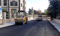 Akdeniz Belediyesi’nden asfalt ve kaldırım yenileme hizmeti