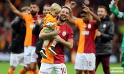 Galatasaraylı Yıldız Mertens'ten Transfer İddialarına Yanıt!