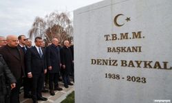 Deniz Baykal, Mezarı Başında Anıldı