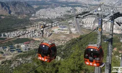 Antalya'da Teleferik Kazasında Mahsur Kalanlar Helikopterle Kurtarıldı