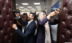 Akdeniz’de DEM Parti’li Eş Başkanlar Makam Kapısını Söktü