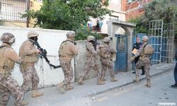 Mersin'de Dolandırıcılara Eş Zamanlı Operasyon: 19 Gözaltı