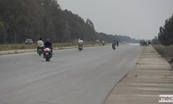 Tarsus'ta Trafiğe Kapalı Yol Motosiklet Yarış Pistine Dönüştü