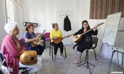 Mersin'de Kadınlara Bağlama Kursu