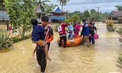 Endonezya'da Sel ve Heyelan Faciası: 15 Ölü