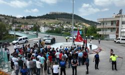 Silifke'de Kaldırılan Anıtın Yerine Türk Bayrağı Konuldu