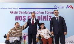 Mersin'de 50 Özel Bireye Akülü Sandalye Dağıtıldı