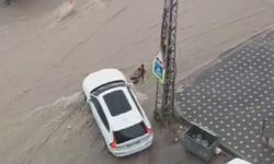 Ankara’da Sele Kapılan 2 Çocuk Araçların Altına Sıkıştı
