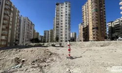 Adana'da Depremde Yıkılan Ekim Apartmanı Davasına Devam Edildi