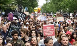 Fransa'da Binlerce Eylemci Toplandı