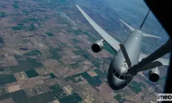 ABD Nakliye Uçağı, İniş Yapmadan Dünyanın Çevresini Dolaştı