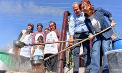 Başkan Seçer, Silifke'de 'Bağ Bozumu Şenliği'ne Katıldı