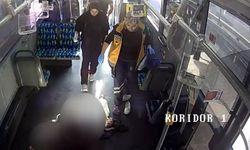 Metrobüste Doğum Anı Kameralara Yansıdı