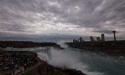 Anne İki Çocuğuyla Niagara Şelalesinden Atladı!