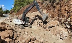 Anamur Belediyesi'nden Yol Genişletme ve Çevre Düzenlemesi Çalışmaları