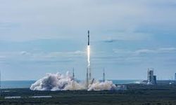 SpaceX, Fırlatmanın Ardından Güçlendiriciyi Havada Tuttu