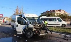 Öğrenci Servisi İle TIR Çarpıştı: 11 Yaralı