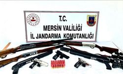 Mersin'de Silah Kaçakçıları Jandarma Engeline Takıldı