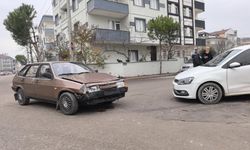 Otomobilin Çarpıştığı Kazada 2 Kişi Yaralandı