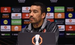 Bronckhorst ve Paulista: “Galibiyetle Döneriz!”