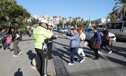 Mersin'de Vatandaşlar Trafik Konusunda Bilgilendiriliyor