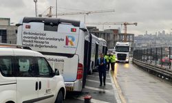 Metrobüs Yolunda Korkutan Kaza