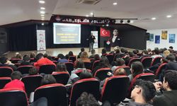 Mersin'de Öğrencilere Geleceğin Meslekleri Tanıtılıyor