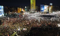 Sırbistan’da Novi Sad Gar Kazası: On Binler Hükümeti Protesto Etti