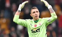 Muslera'dan Ayrılık Açıklaması: Henüz Karar Vermedim