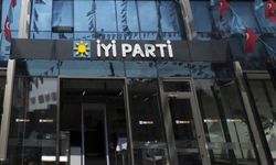 İYİ Parti'de İstifa... Yenikent Belediye Başkanı ile Meclis Üyelerinden Ayrılık Kararı!