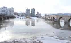 Türkiye'nin En Uzun Nehri Kızılırmak Kısmen Buz Tuttu