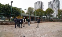 Erdemli Belediyesi Spor Sahalarını Yeniliyor