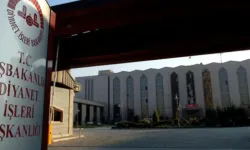 Diyanet'ten Cuma Hutbesi: “Kadın Erkek Arkadaşlıkları Zina Batağına Çekmektedir”