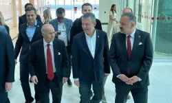 Büyük Mitinge Saatler Kaldı: Özgür Özel, İzmir’e Geldi