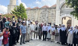Tarsus’ta İlk Hac Kafilesi Dualarla Uğurlandı