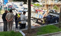 Freni Boşalan Kamyon Trafoya Çarptı