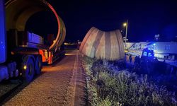 Mersin’in Mut İlçesinde Tır ile Hafif Ticari Araç Çarpıştı: 2 Yaralı