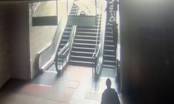 Reklam Panosu Kadının Üzerine Düştü