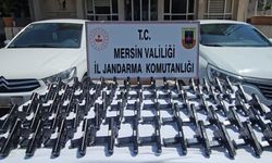 Mersin'de 2 Otomobilde 70 Tabanca Ele Geçirildi: 2 Tutuklama