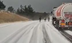 Mersin’de Dolu Yağışı Ulaşımı Felç Etti, Karayolu Trafiğe Kapandı