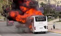Mersin'de Yolcu Otobüsü Alev Aldı, Yolcular Son Anda Tahliye Edildi