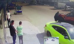 Adana'da Şaka Kazaya Dönüştü: Kamyonetin Çarpmasıyla Ayağı Kırıldı, Telefonu Bırakmadı