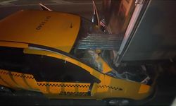 Sakarya'da Feci Kaza... Taksi, Önündeki Kamyonete Çarptı: Ölü ve Yaralı Var!