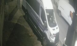 Arnavutköy’de Skandal Hırsızlık: Servis Minibüsünü Parçalarına Ayırdılar