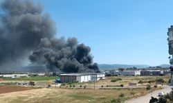 İzmir’de Plastik Sandalye Fabrikasında Yangın